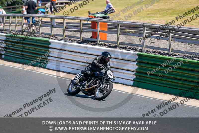 Vintage motorcycle club;eventdigitalimages;mallory park;mallory park trackday photographs;no limits trackdays;peter wileman photography;trackday digital images;trackday photos;vmcc festival 1000 bikes photographs